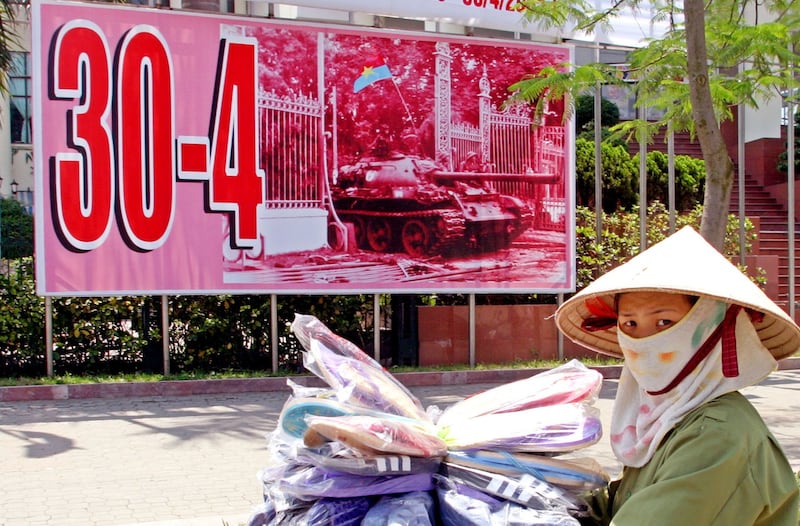 2005-04-30T120000Z_1291507934_RP6DRMUSGZAA_RTRMADP_3_VIETNAM.JPG